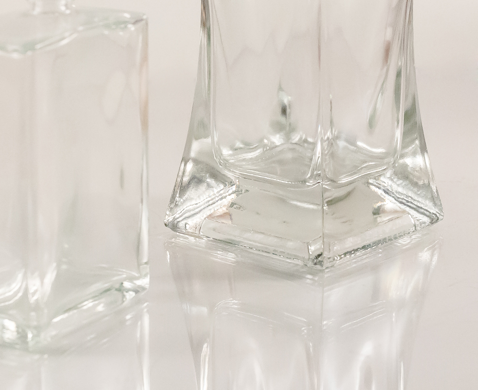 EXTRA FLINT GLASS AS WELL AS FLINT, DARK GREEN, EMERALD GREEN, BROWN, BLUE AND BLACK GLASS